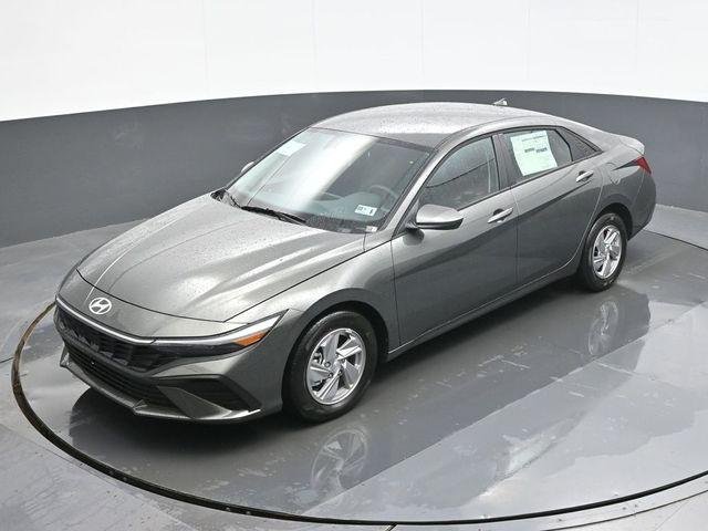 New 2026 Gray Hyundai SE image 13