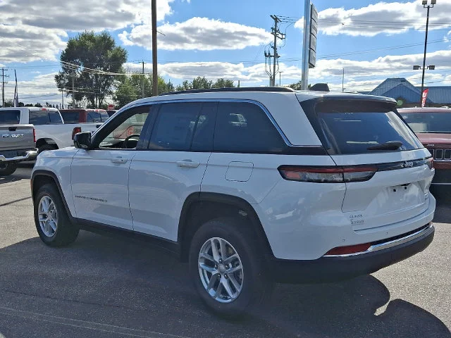 New 2025 White Jeep Laredo X image 6