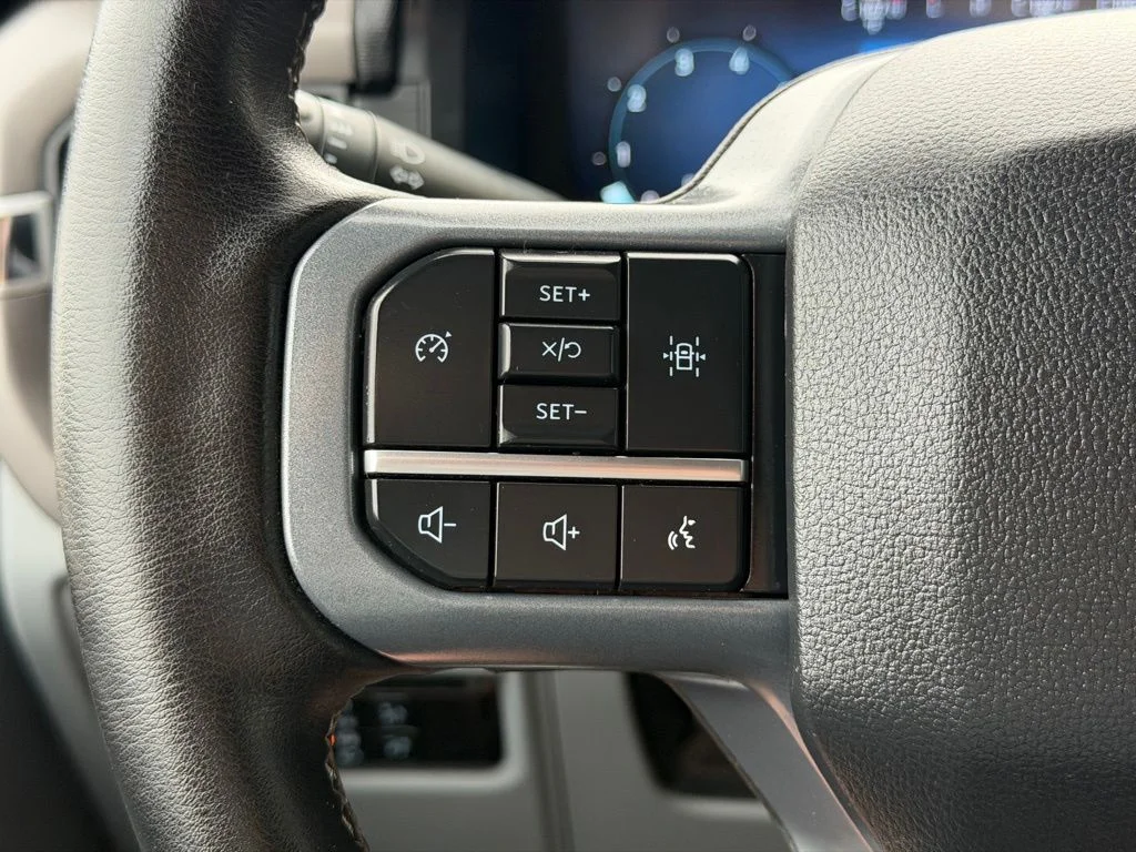 Used 2025 Gray Ford XLT image 18