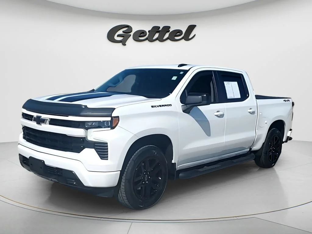 Used 2024 Summit White Chevrolet RST image 1