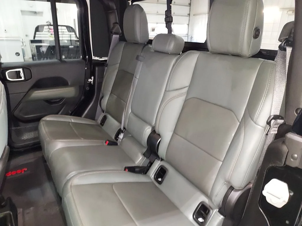 Used 2025 Black Jeep Mojave image 28