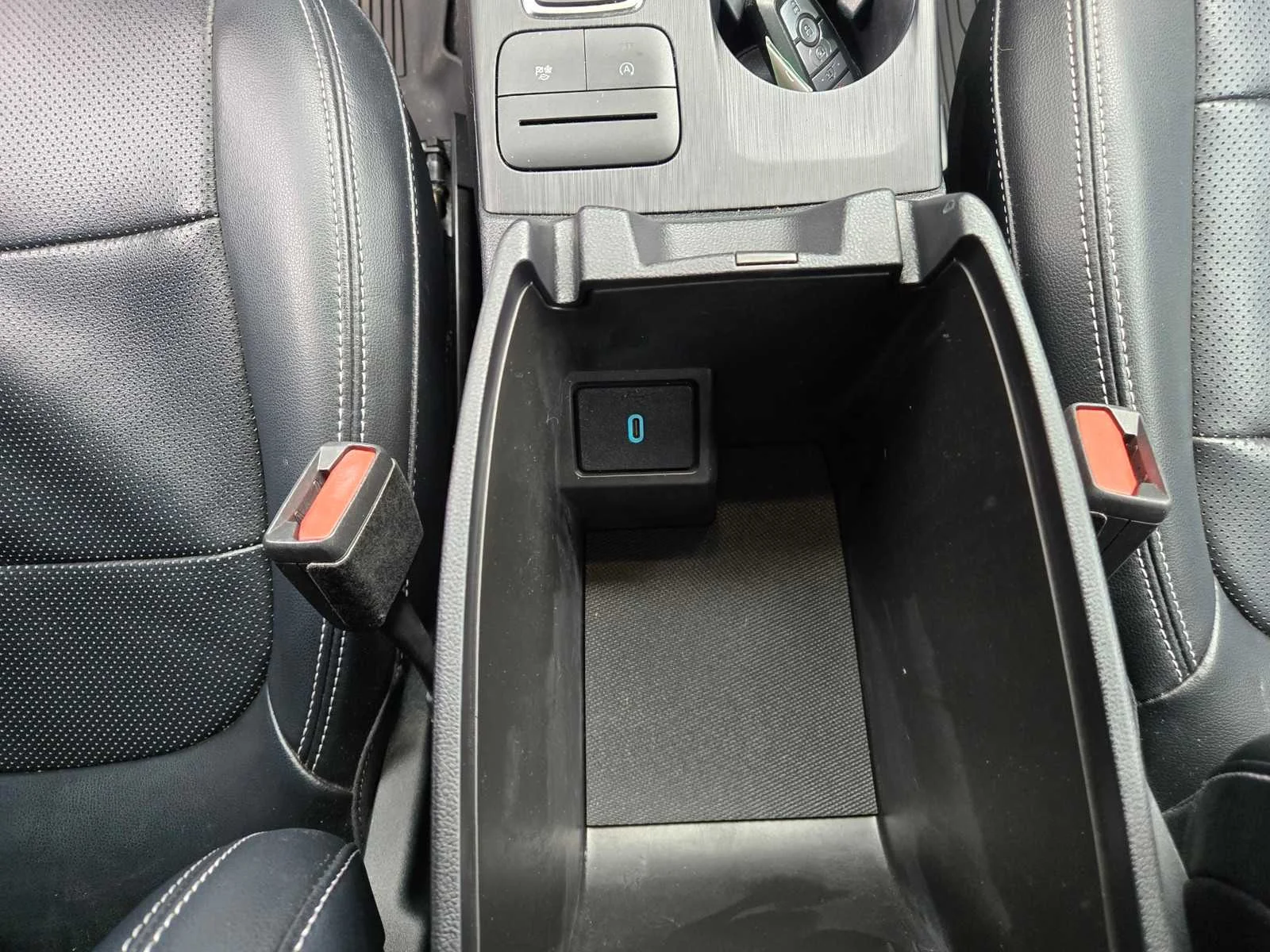 Used 2020  Ford SEL image 21