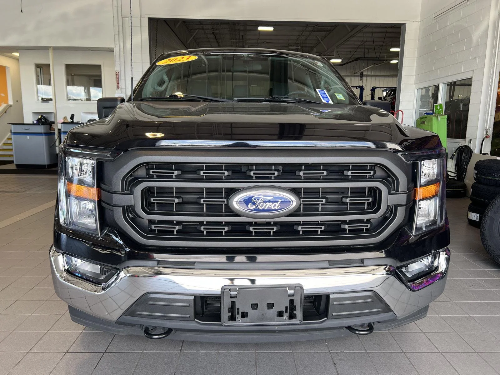Used 2023  Ford XL image 2