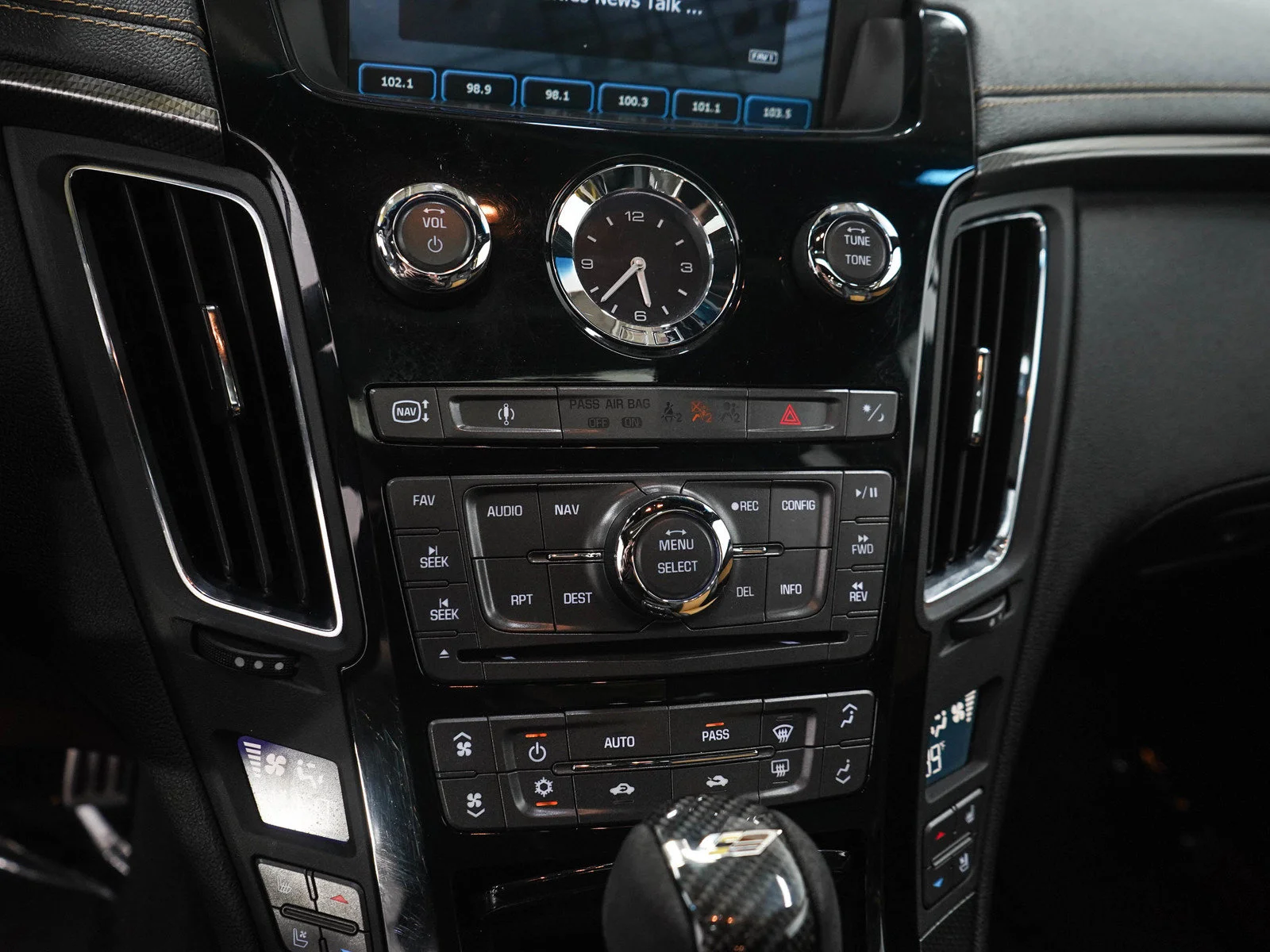 Used 2012 Black Cadillac 2dr Cpe image 21