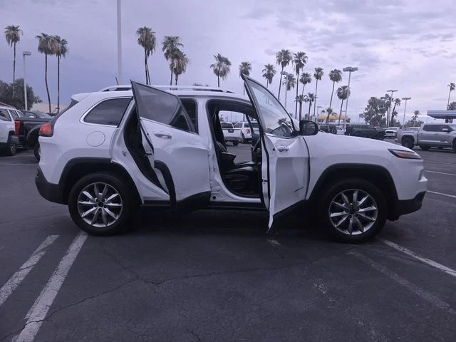 Used 2017 White Jeep Limited image 2