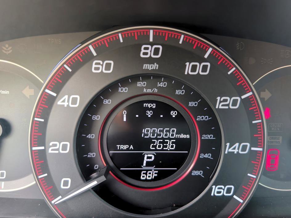 Used 2014 White Orchid Pearl Honda Sport image 22