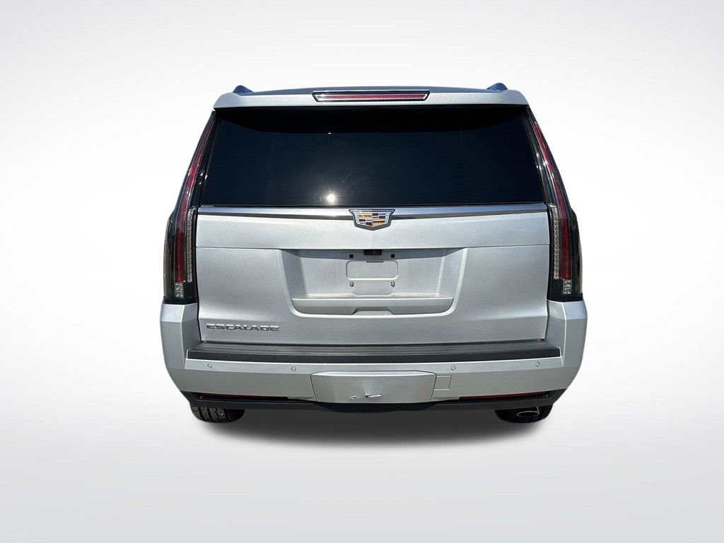 Used 2020 Silver Cadillac Luxury image 7