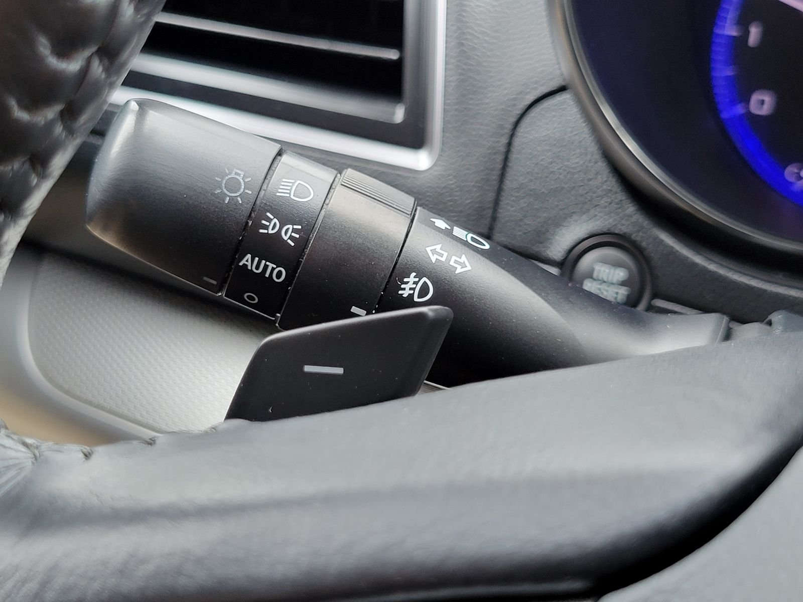 Used 2015 Green Subaru 2.5i Premium image 18