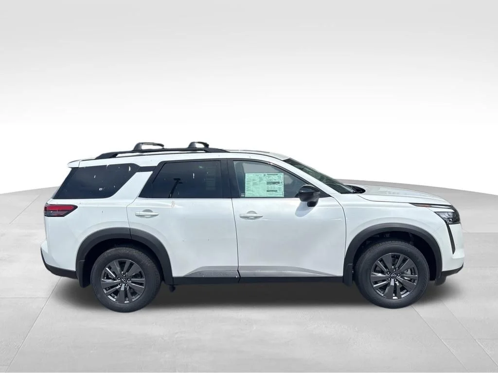 New 2026 Everest White Pearl TriCoat Nissan SV image 5