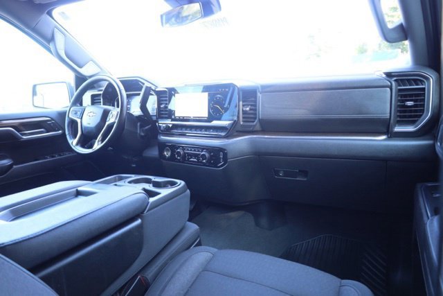 Used 2023 White Chevrolet LT image 27