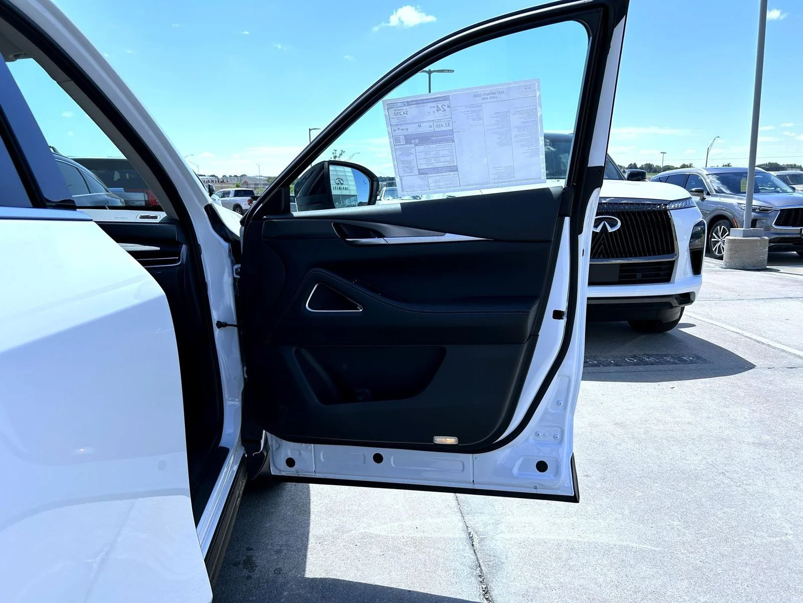 New 2027 White INFINITI LUXE image 16