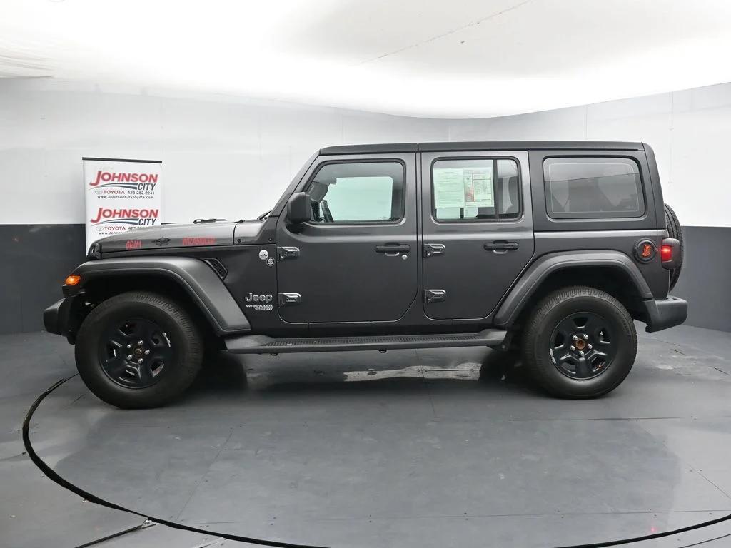 Used 2021 Gray Jeep Unlimited Sport image 5