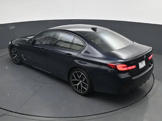 2023 BMW 5 Series M550i - Photo 27
