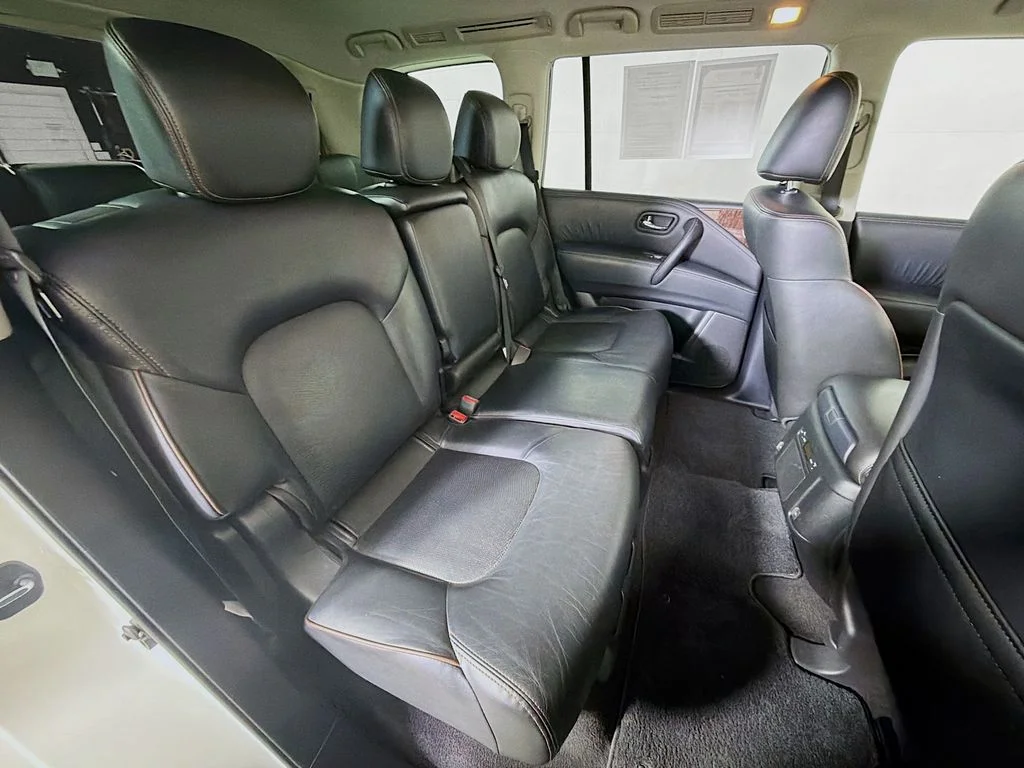 Used 2018 White Nissan SL image 26