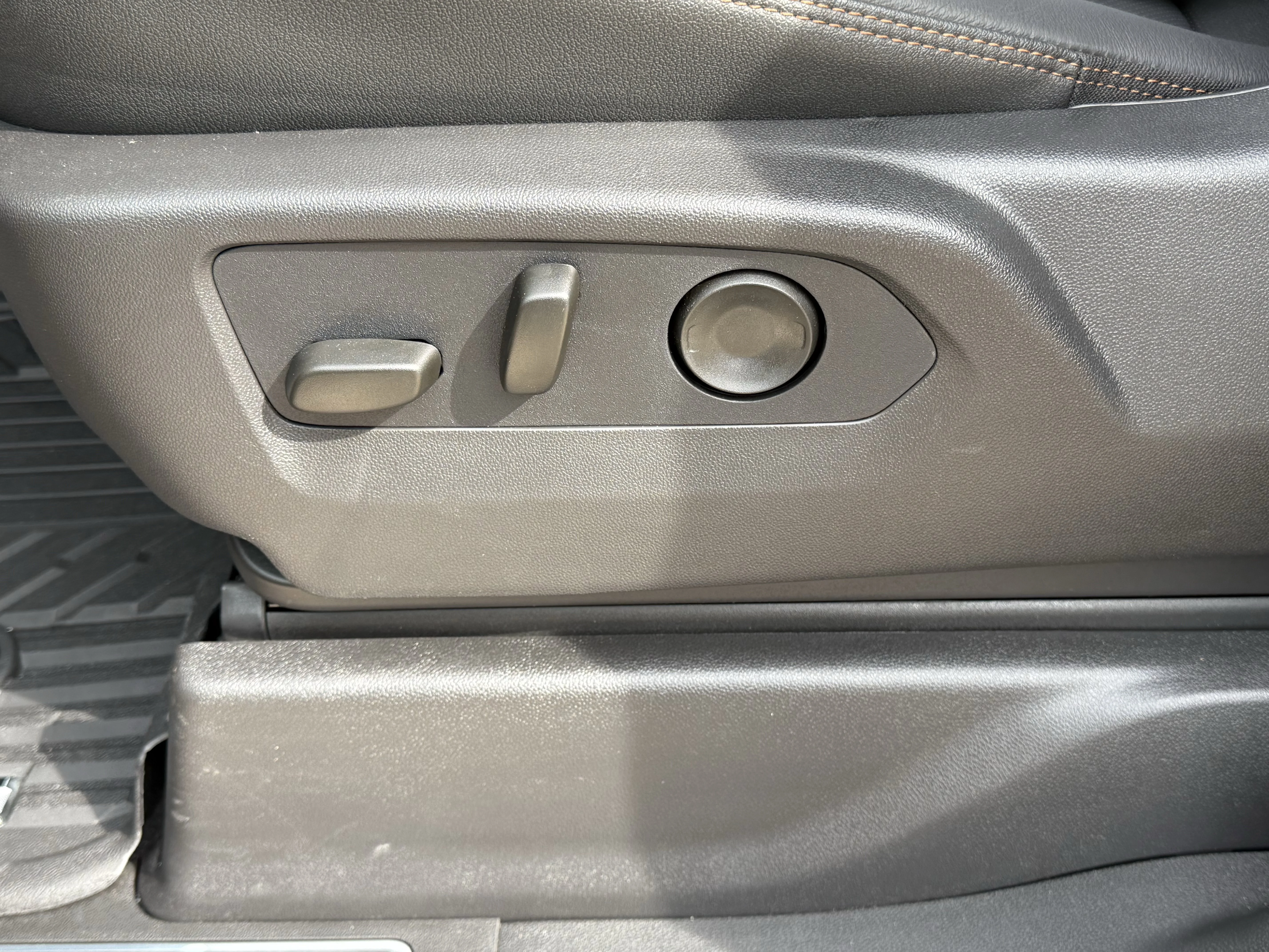 2026 GMC Sierra 1500 AT4 - Photo 18
