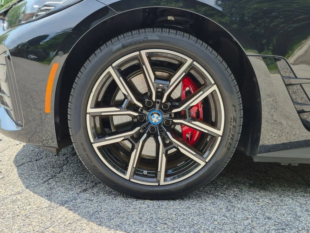 Used 2024 Black BMW M50 image 33