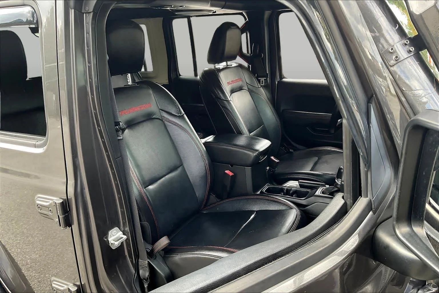 Used 2020 Granite Crystal Metallic Clearcoat Jeep Rubicon image 9