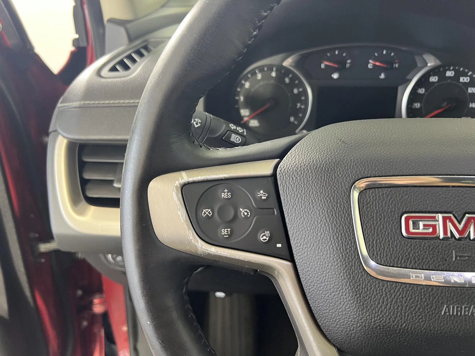 Used 2018 RED QUARTZ TINTCOAT GMC Denali image 10
