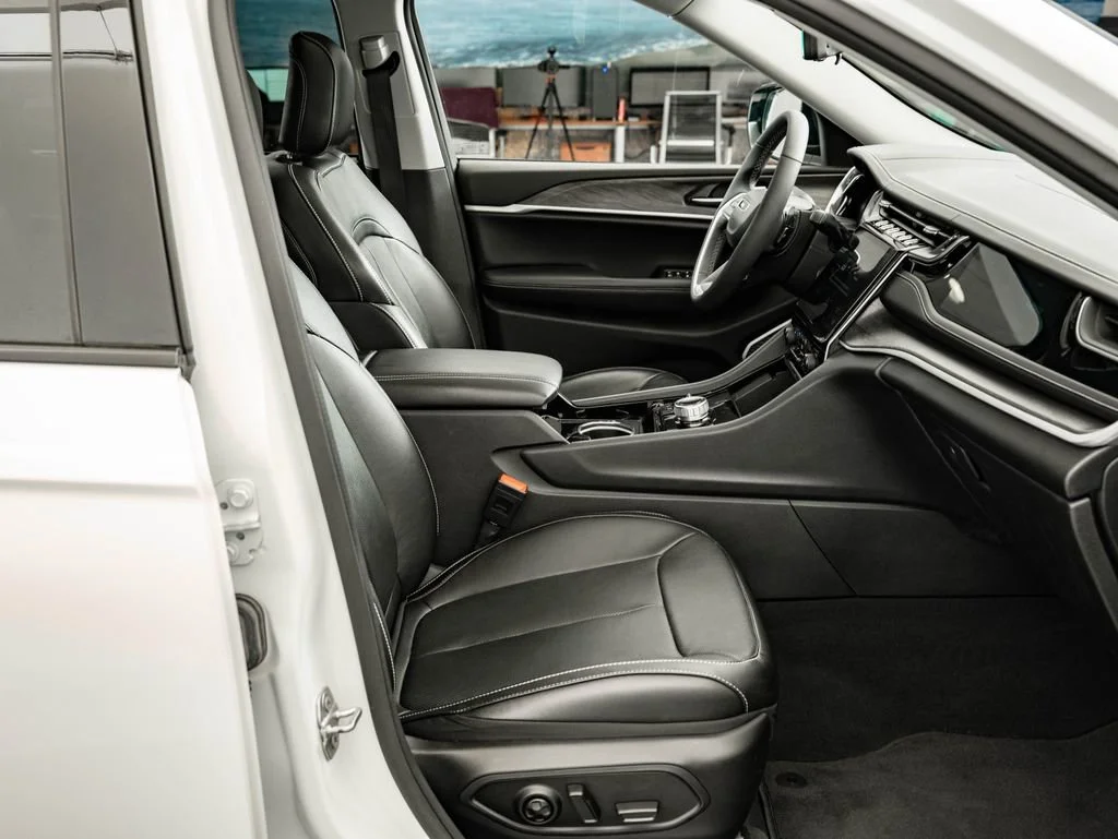 Used 2022 Bright White Clearcoat Jeep 4xe image 25