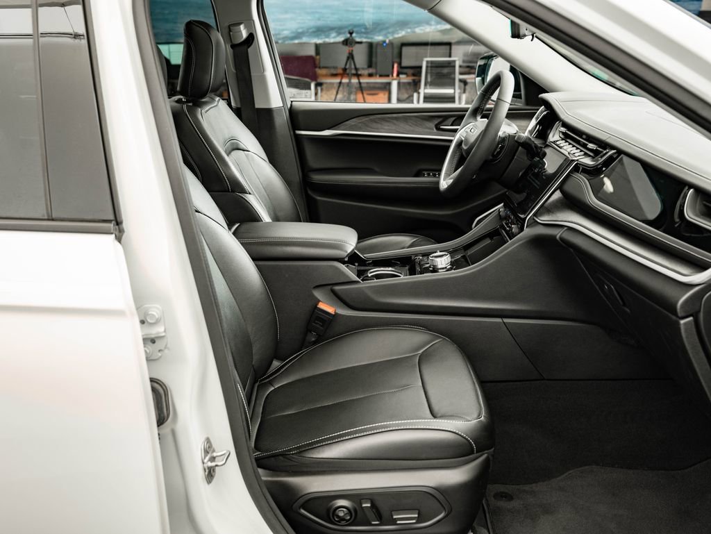 Used 2022 Bright White Clearcoat Jeep 4xe image 25