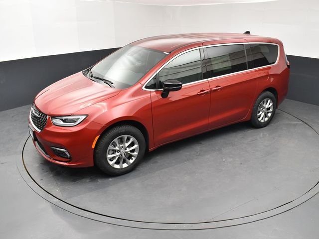 New 2026 Red Hot Pearl-Coat Exterior Paint Chrysler Select image 15