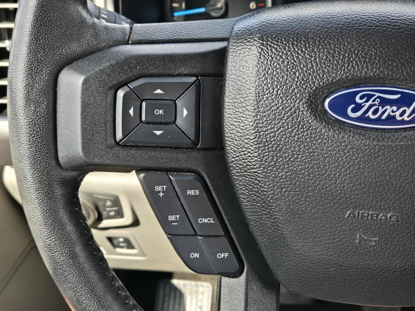 Used 2020 Black Ford XLT image 23