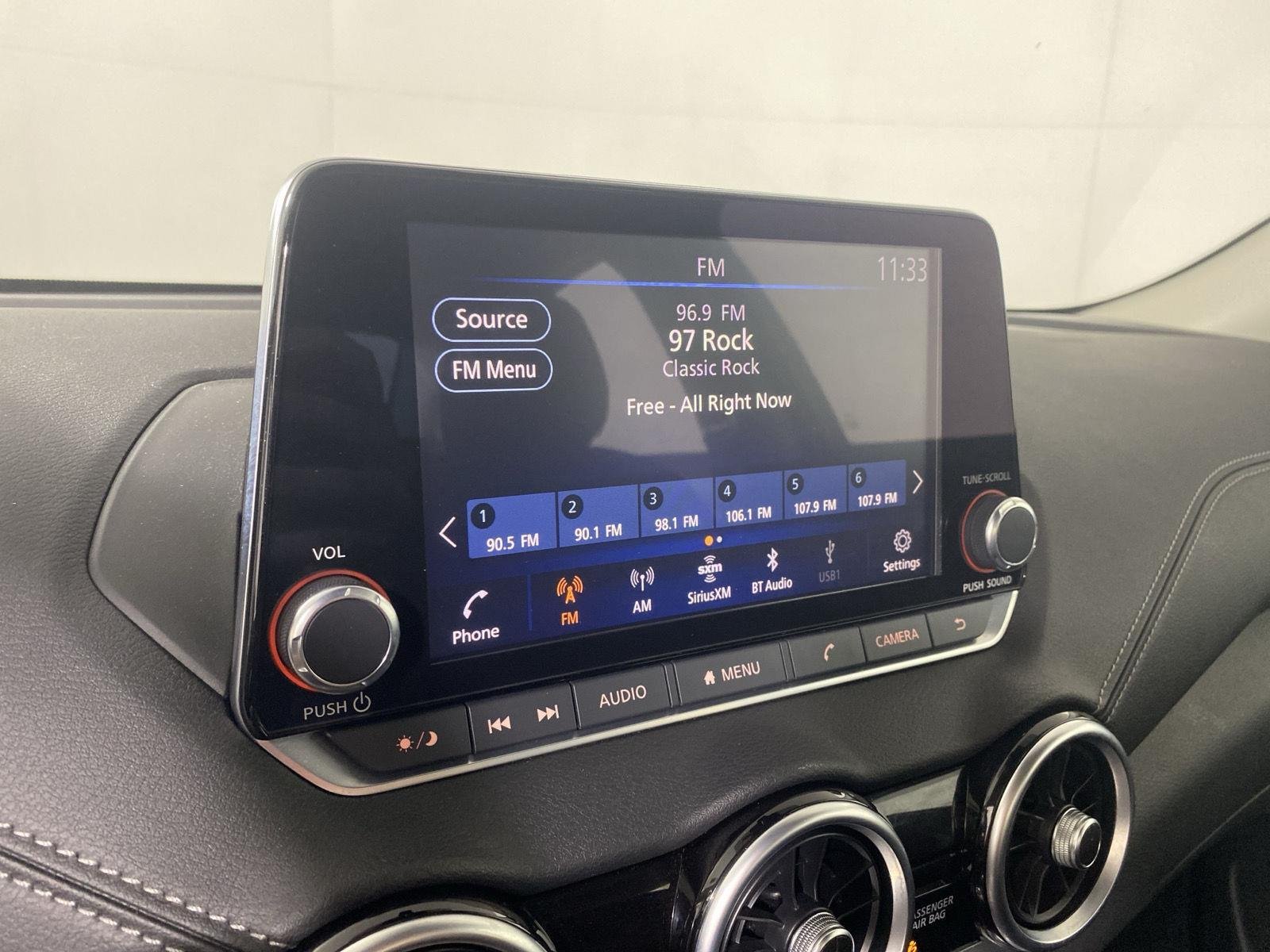 Used 2020 Scarlet Ember Tintcoat Nissan SV image 18