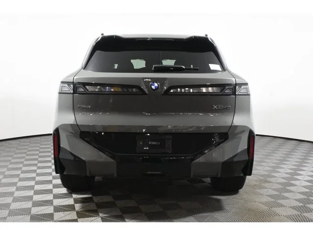 New 2027 Pine BMW 40 xDrive image 6
