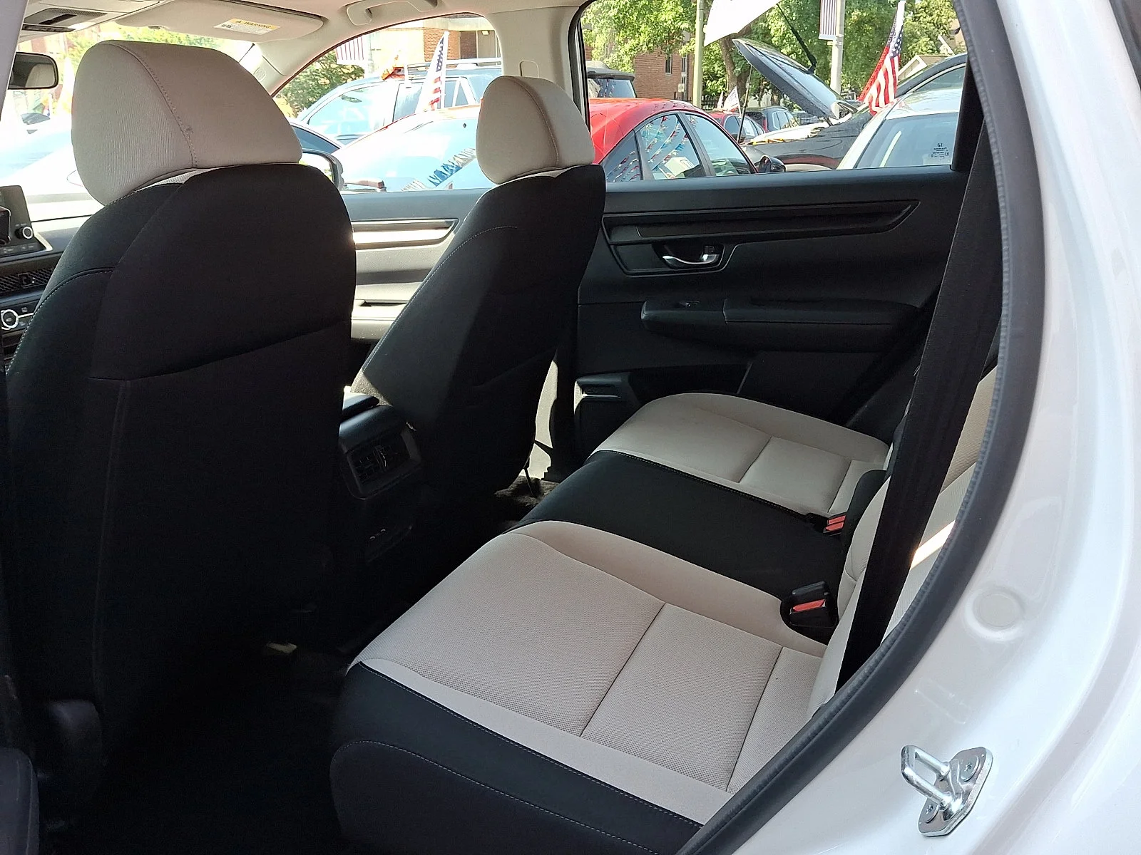 Used 2025 Platinum White Pearl Honda EX image 8