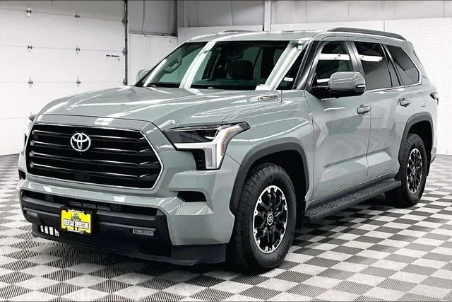 Used 2024 Lunar Rock Toyota SR5 image 11