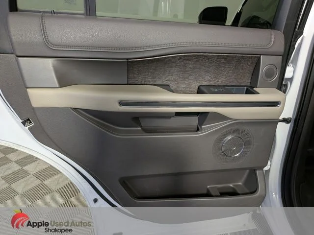 Used 2018 White Ford Limited image 41