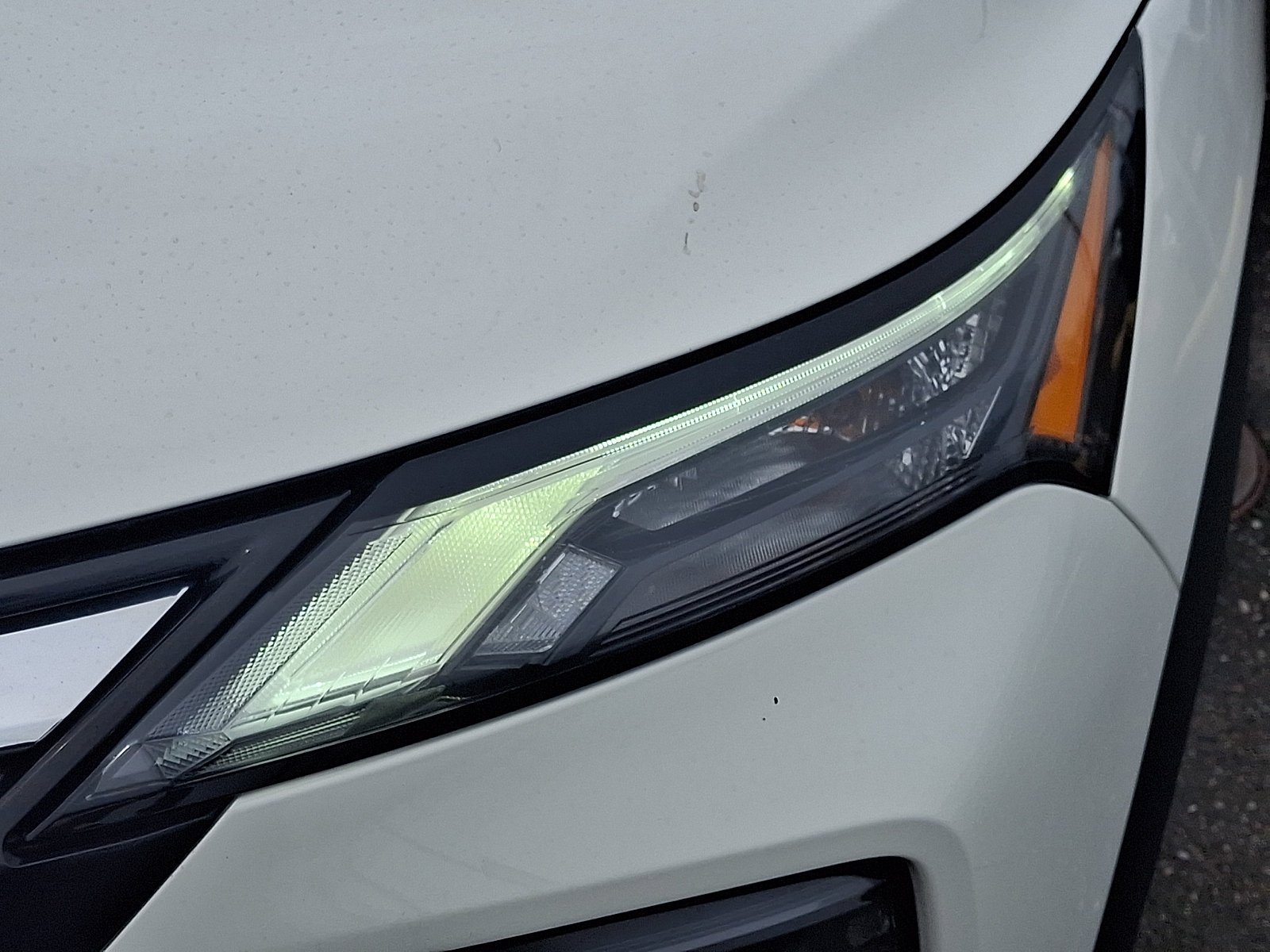 Used 2024 Glacier White Nissan S image 9