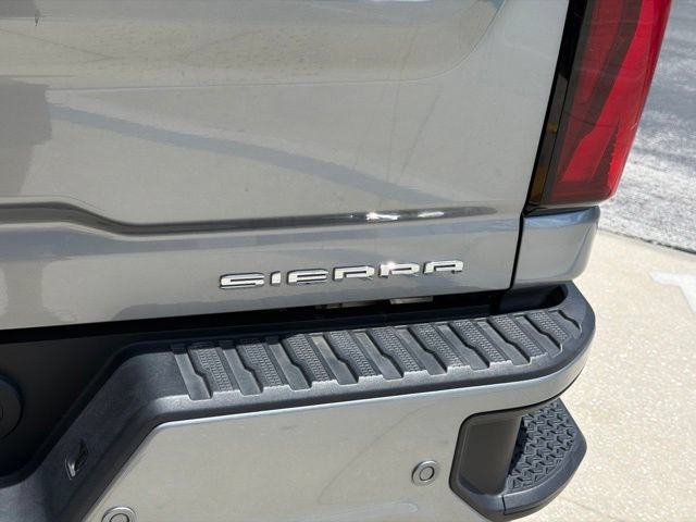Used 2025 Sterling Metallic GMC Denali image 7