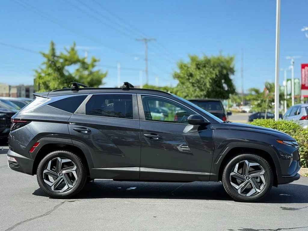 Used 2023 Gray Hyundai SEL image 6