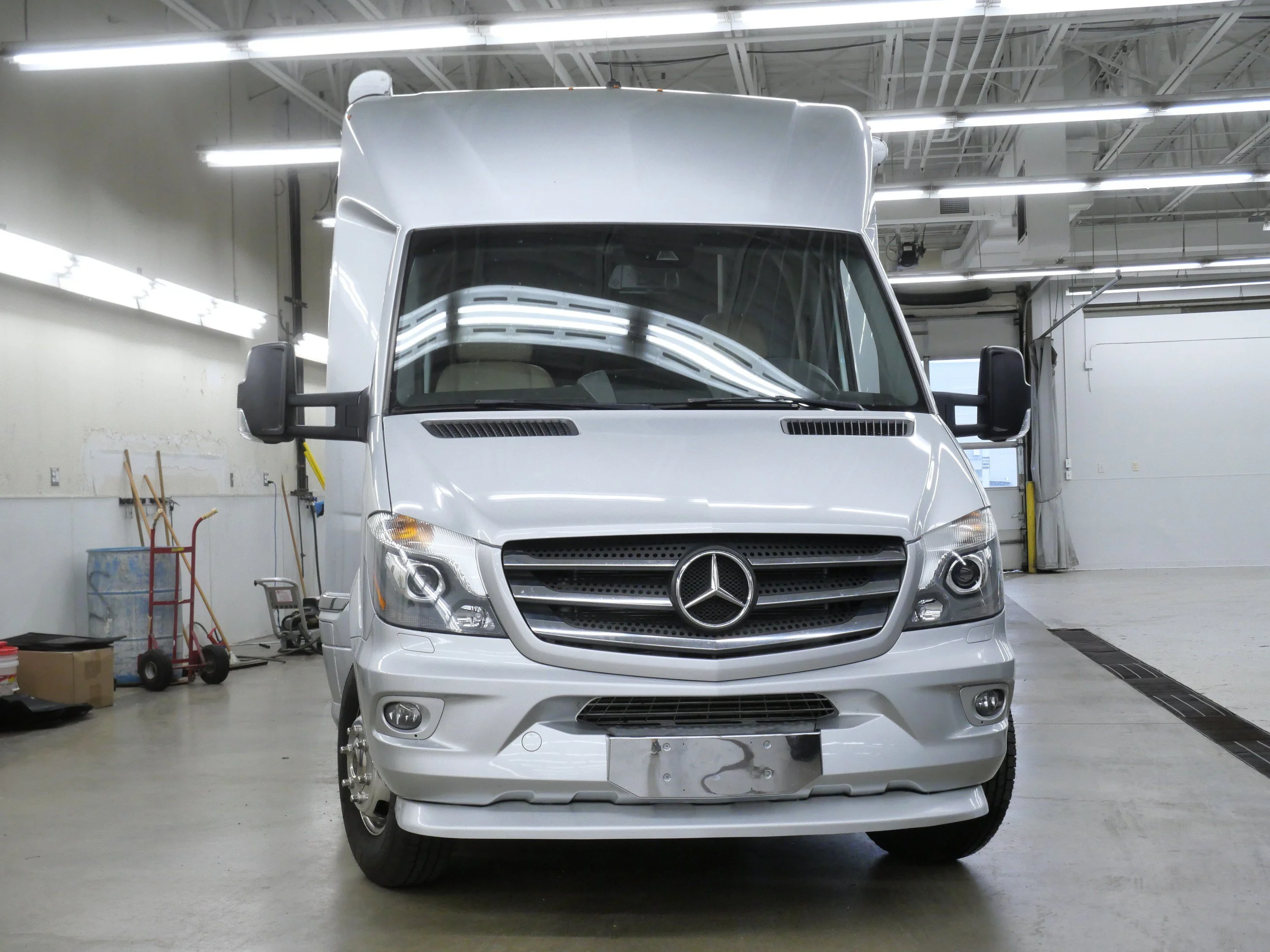 Used 2018 Silver Mercedes-Benz 3500 High Roof V6 170 RWD image 2