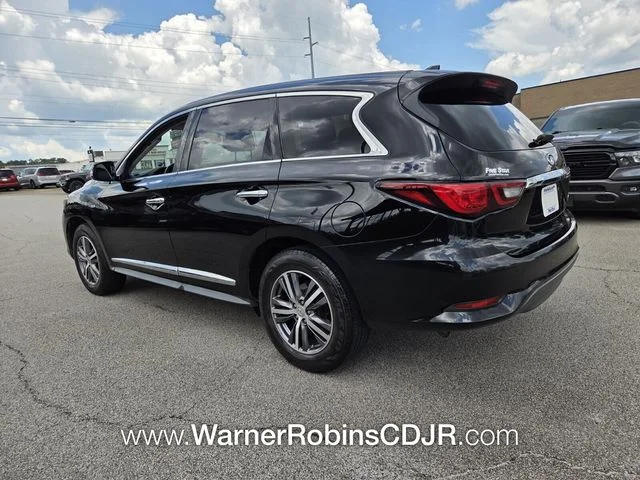 Used 2020 Black INFINITI PURE image 10