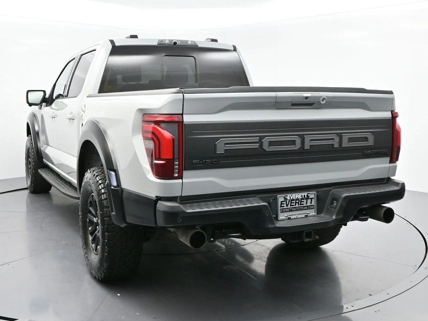 Used 2024 Avalanche Gray Ford Raptor image 6