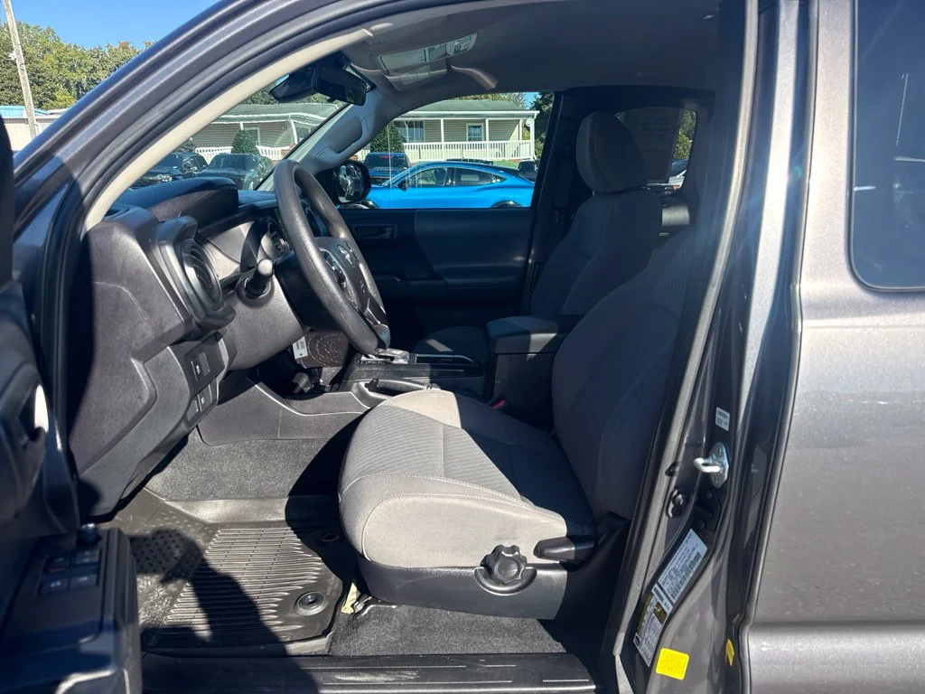 Used 2022 Gray Toyota SR image 9