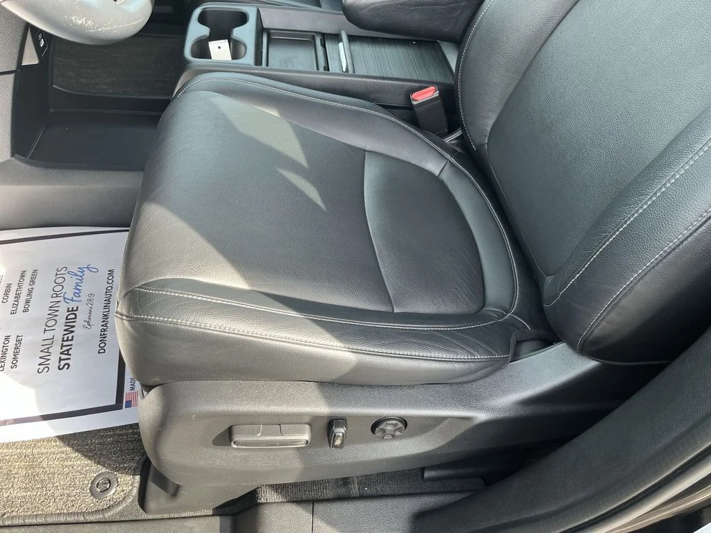 Used 2022 Black Honda EX-L image 12
