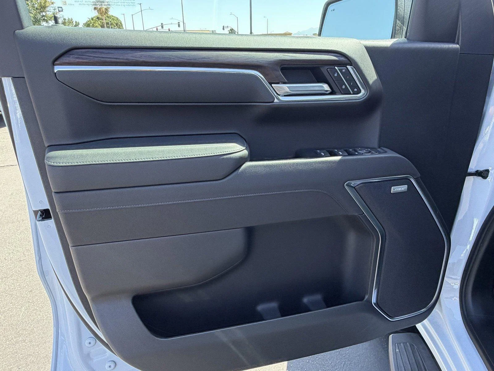 New 2026 Glacier White Tricoat GMC SLT image 18