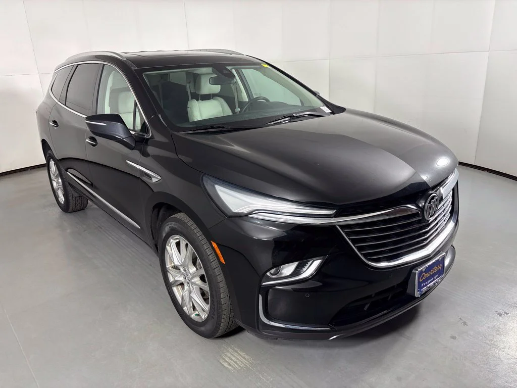 Used 2023 Black Buick Essence image 2
