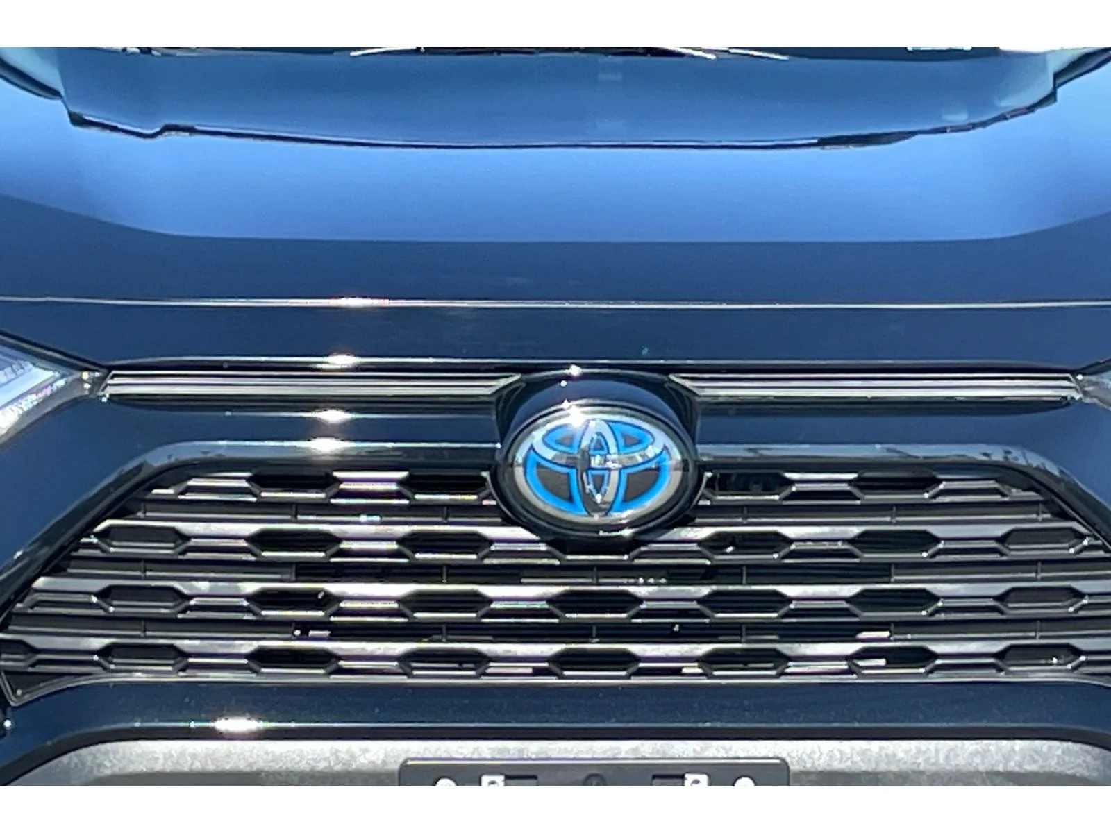 Used 2024 Midnight Black Metallic Toyota Hybrid XLE Premium image 46