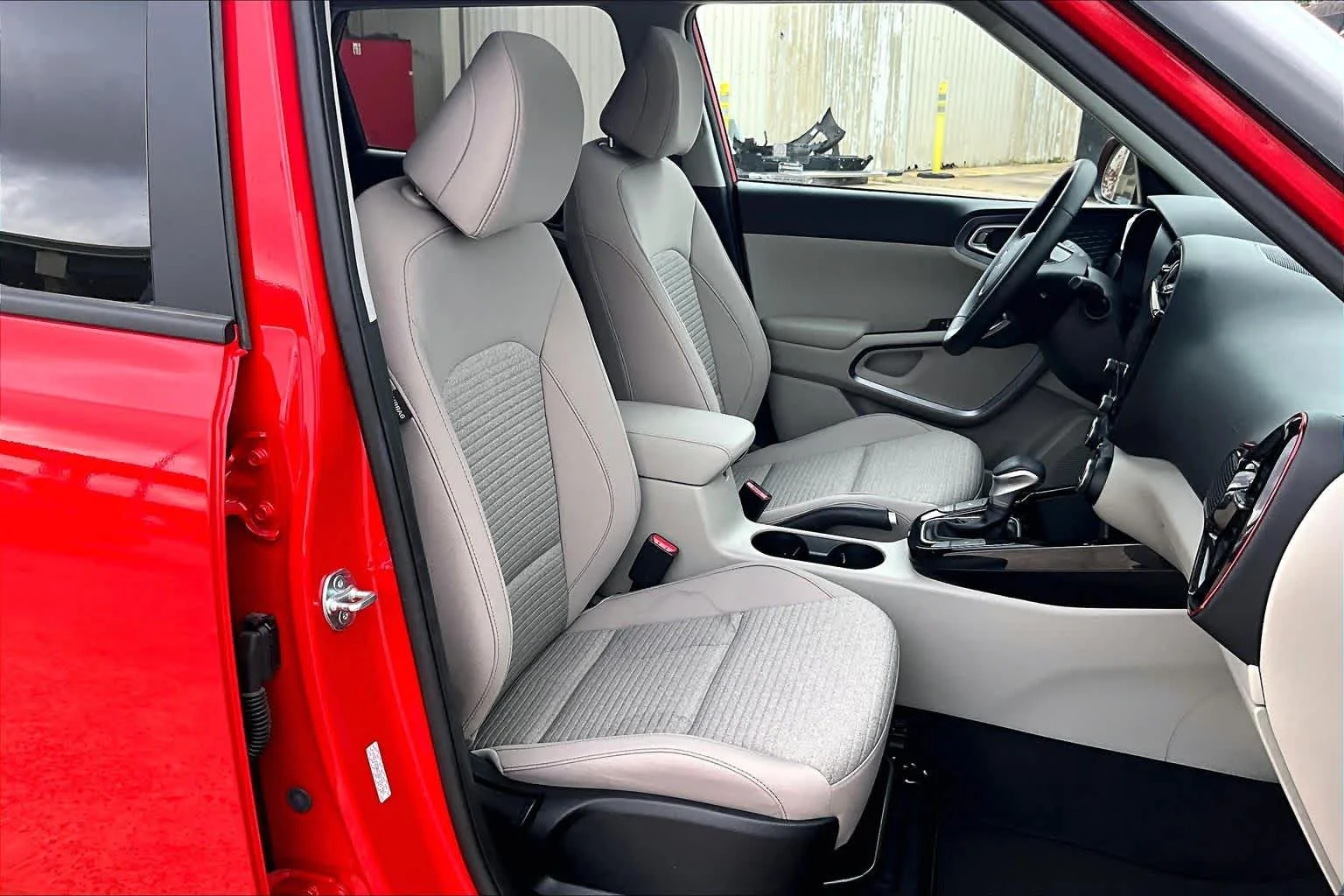 Used 2025 Inferno Red Kia EX image 9