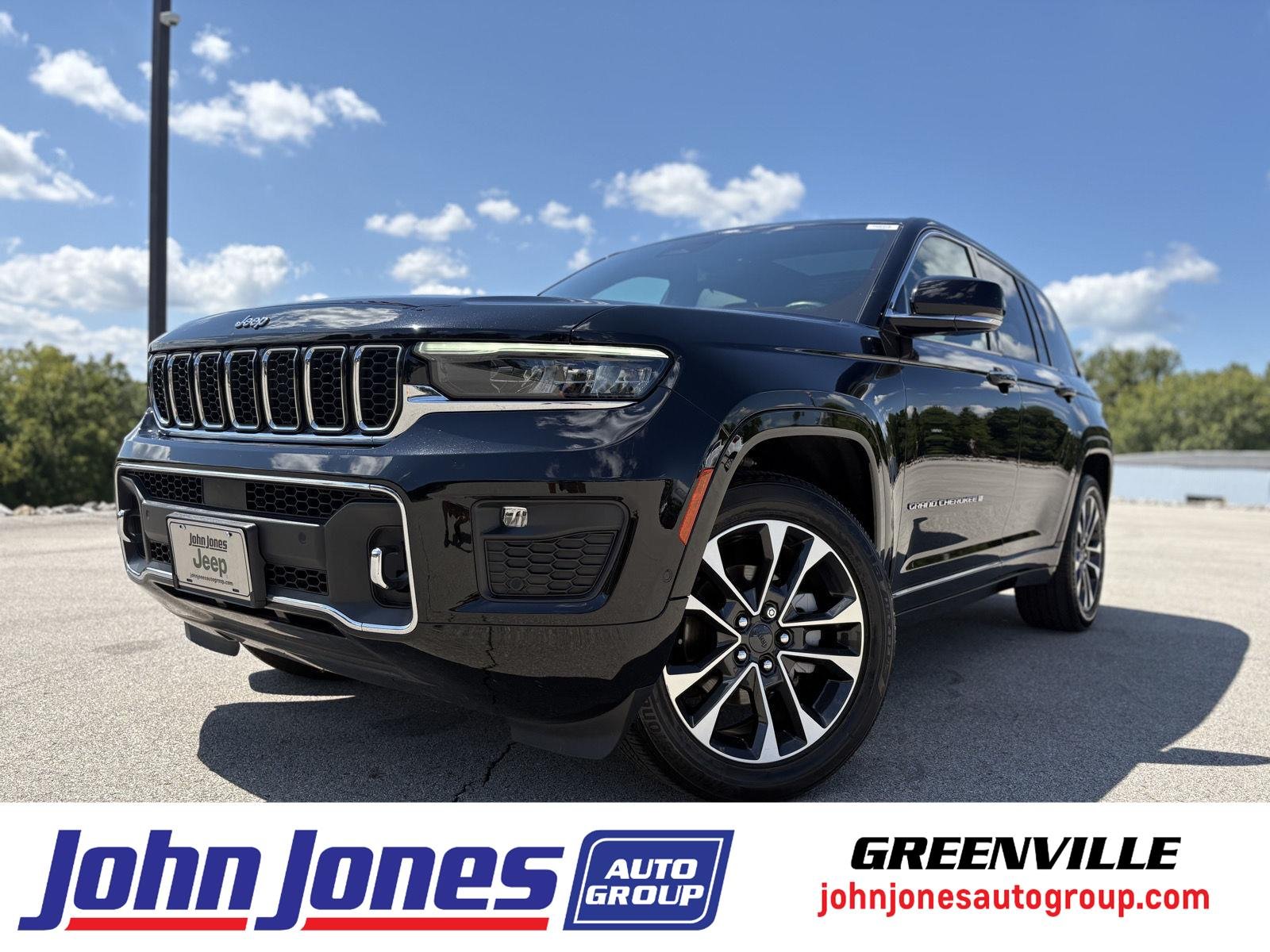 Used 2022 Diamond Black Crystal Pearlcoat Jeep Overland image 1
