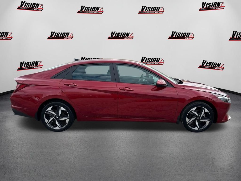 Used 2023 Red Hyundai SEL image 4