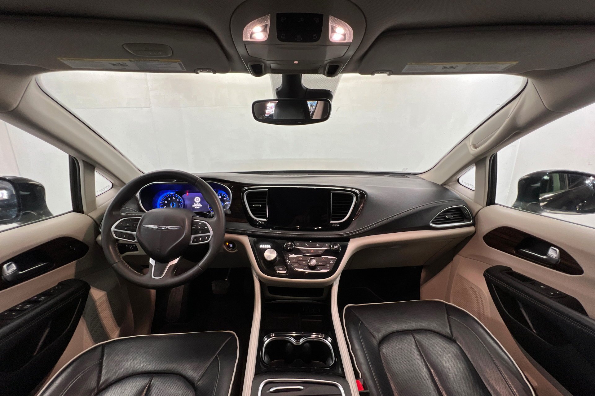 2023 Chrysler Pacifica Limited - Photo 9