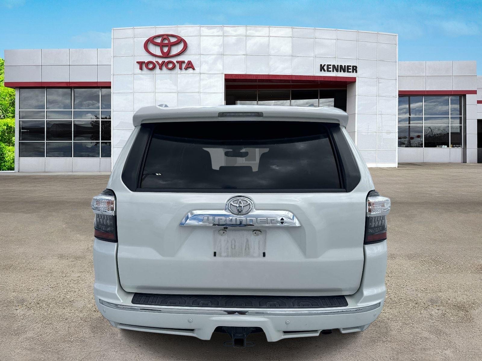 Used 2016 Blizzard Pearl Toyota Limited image 5