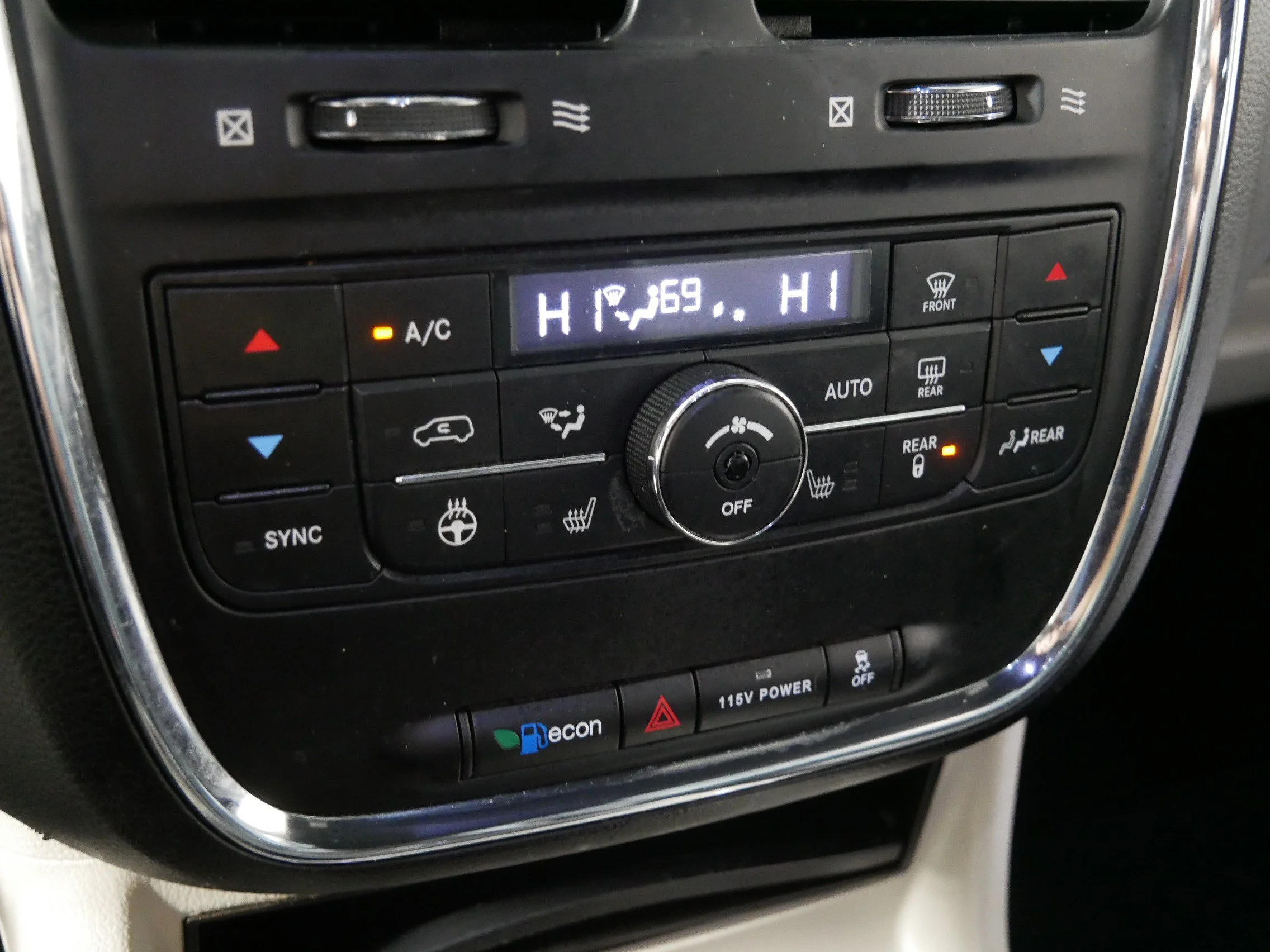 Used 2017 Contusion Blue Pearlcoat Dodge SXT image 23