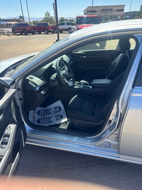 Used 2024 Brilliant Silver Metallic Nissan 2.5 SV image 13
