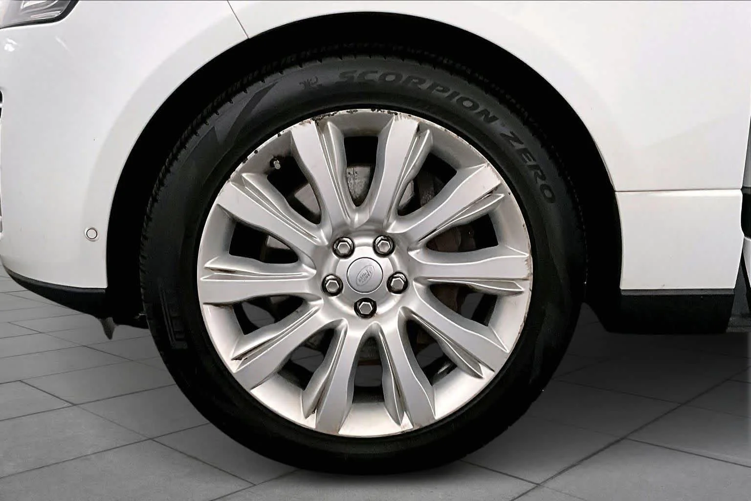 Used 2016 Fuji White Land Rover Supercharged image 11